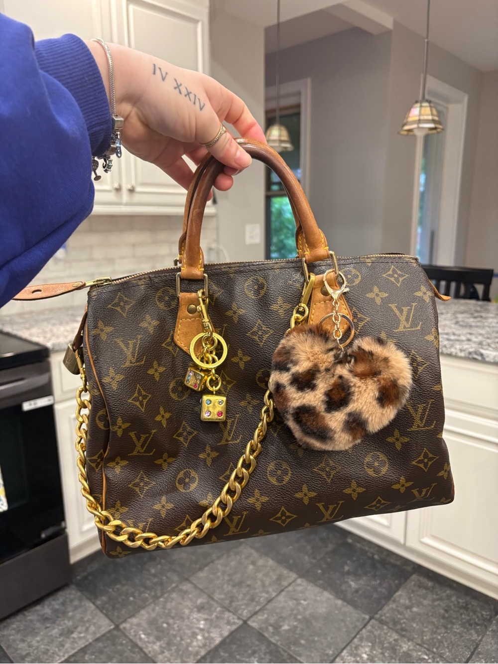 Louis Vuitton Monogram Canvas Speedy Handbag 30 - Picture 11 of 15